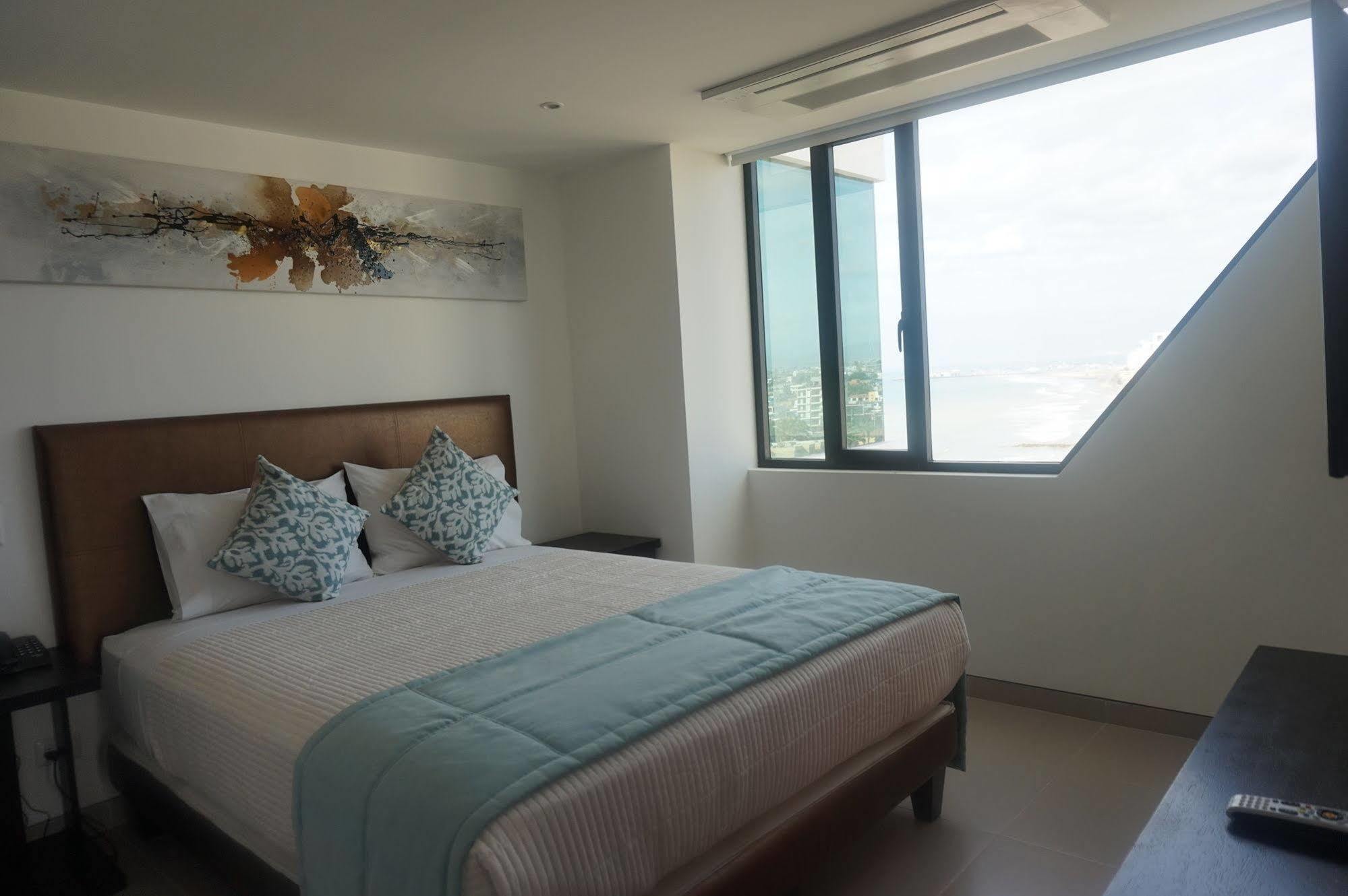 Hotel Poseidon Manta Esterno foto
